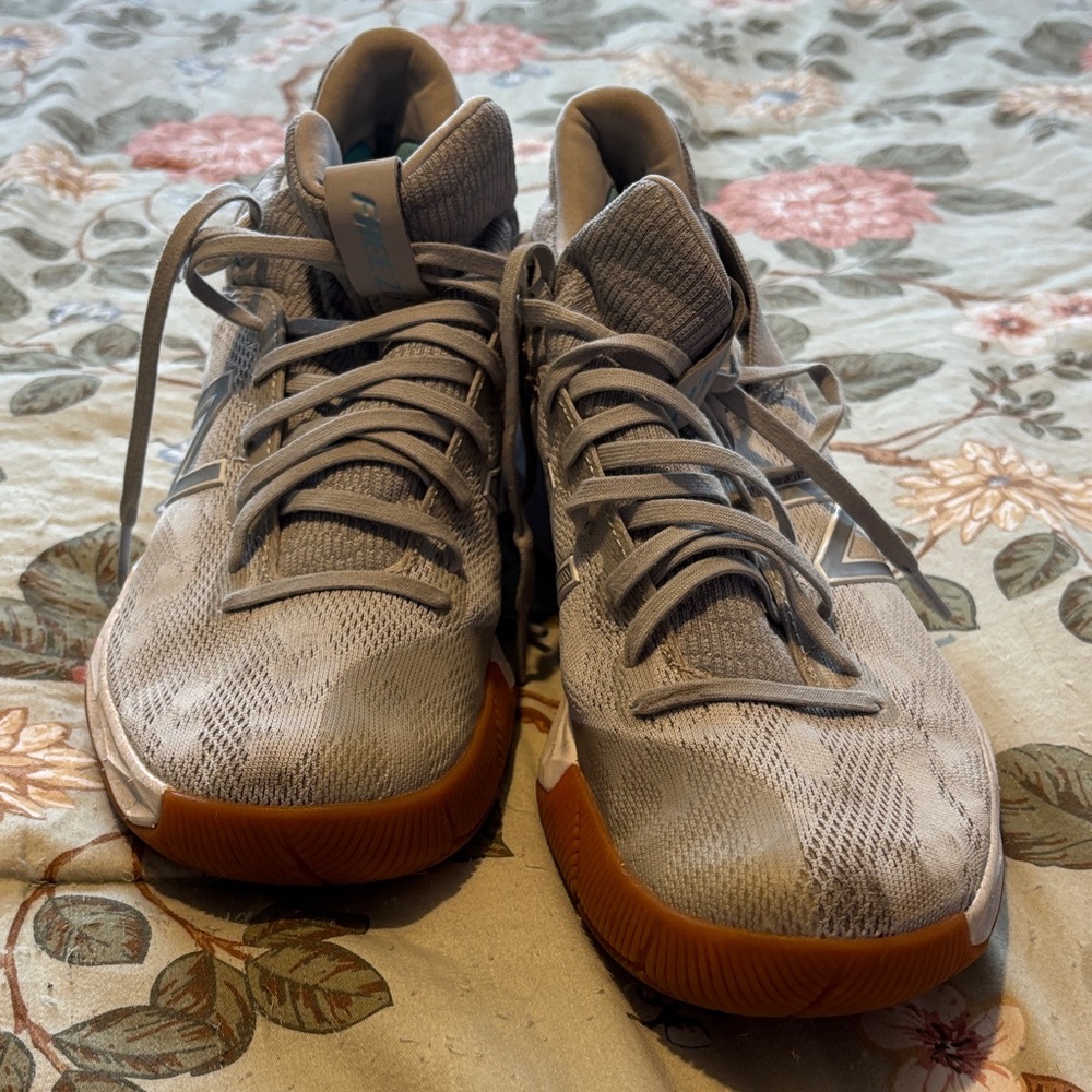 New Balance Men's Athletic Shoes -lacrosse box, turf shoes